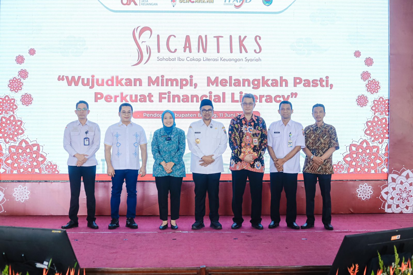 Program "Minyak Jelantah Jadi Rupiah" mengubah minyak bekas menjadi bahan bakar ramah lingkungan di Kabupaten Batang.