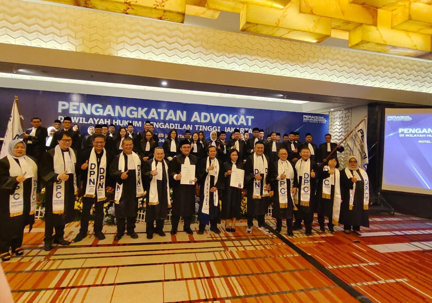 Pelantikan advokat baru Peradi SAI di Jakarta, memperkenalkan 37 advokat baru dengan integritas tinggi.