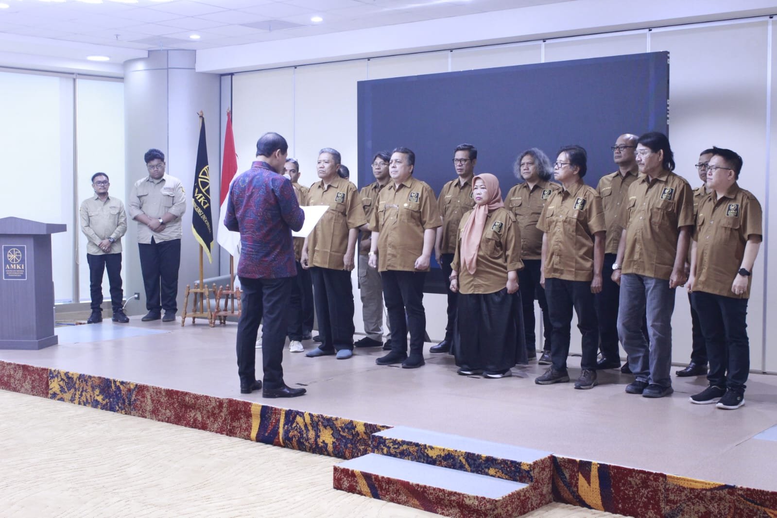 Pelantikan pengurus pusat AMKI 2025–2030 di UNIJI Jakarta dengan dihadiri tokoh nasional dan internasional.
