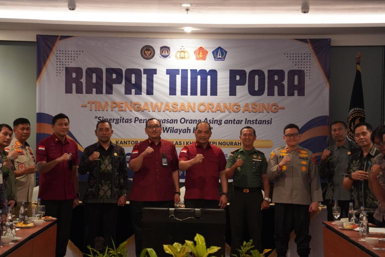 Rapat TIMPORA di Harris Hotel Bali bahas pengawasan orang asing antar instansi.
