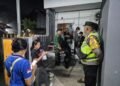 Sinergi Bhabinkamtibmas, Babinsa dan Aparat Kel. Dangin Puri Gelar Pendataan Duktang Non-Permanen