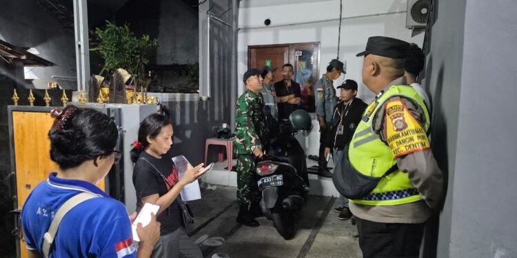 Sinergi Bhabinkamtibmas, Babinsa dan Aparat Kel. Dangin Puri Gelar Pendataan Duktang Non-Permanen