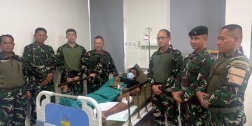 Pangdam IX/Udayana Kunjungi Personel Satgas yang Dirawat di RS Timika