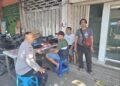 Bhabinkamtibmas Denpasar Timur Sampaikan Imbauan Cegah Curanmor dan Sosialisasi Call Center 110