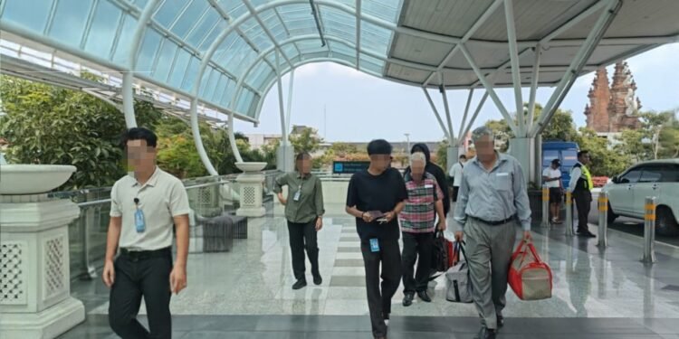 Rudenim Denpasar Deportasi Dua WN Iran VIRAL Terduga Pelaku Pencurian Modus Hipnotis