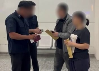 Imigrasi Denpasar Deportasi 2 WN RRT Sebagai Dokter Praktek Tanpa Izin