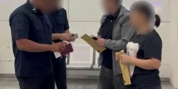 Imigrasi Denpasar Deportasi 2 WN RRT Sebagai Dokter Praktek Tanpa Izin